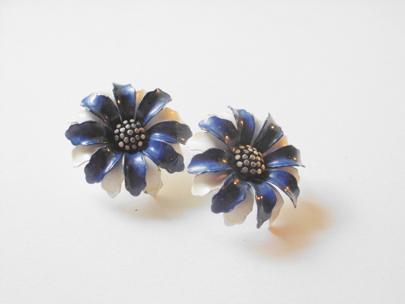 blue and white flower earrings, vintage signed trifari